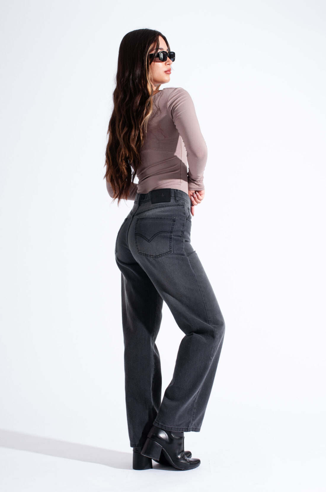 [11255] straight gris localizado levis