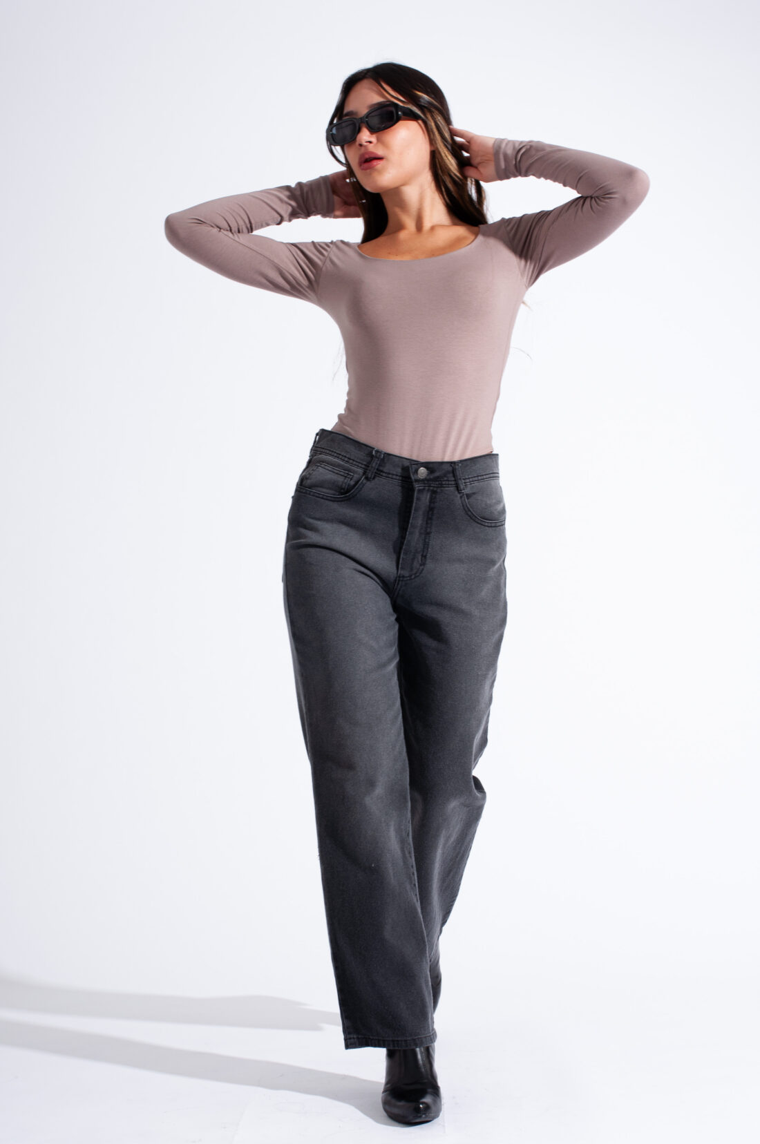 [11255] straight gris localizado levis