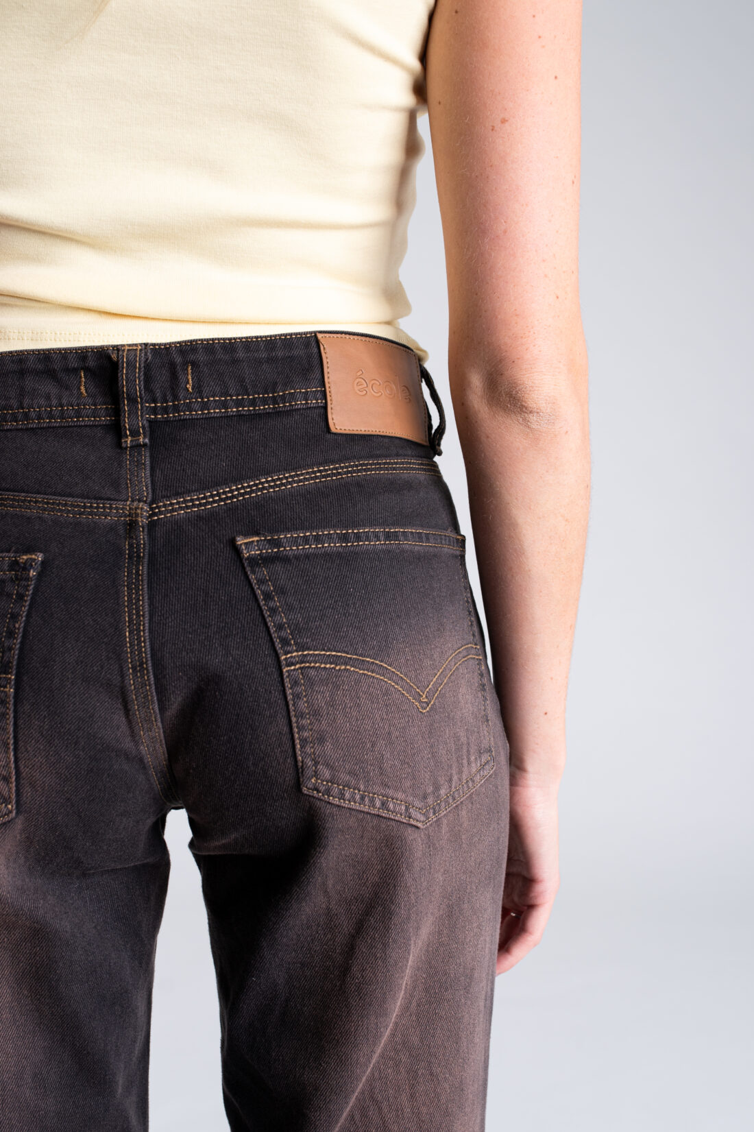 [11278] recto negro chocolate levis tiro medio bajo